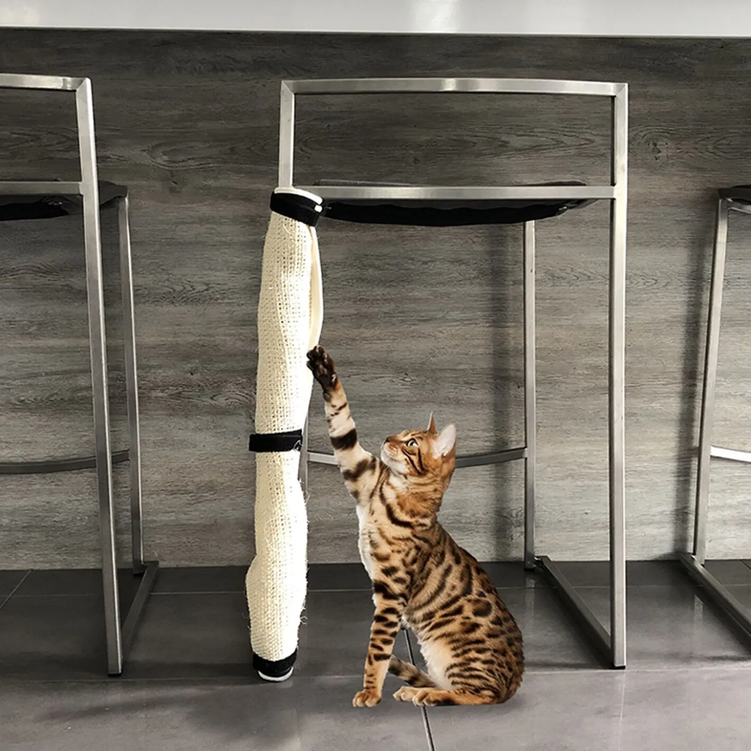 Cat scratcher pad with velcro